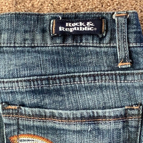 They have been worn. They are size 27 - Picture 3 of 5